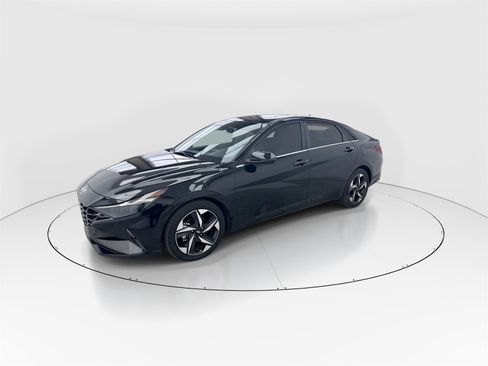 Used 2023 Hyundai Elantra Limited image 4