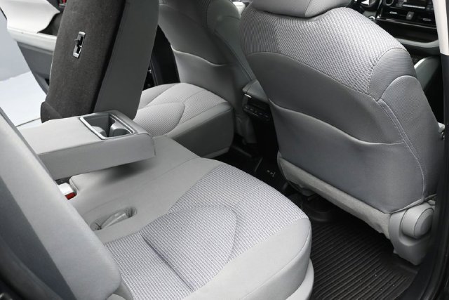 Used 2023 Toyota Highlander LE AWD/4WD image 20