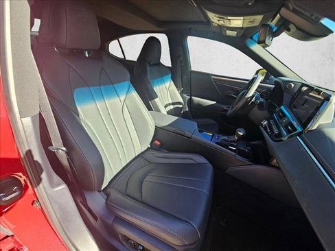 Used 2024 Lexus ES 300h F Sport image 13