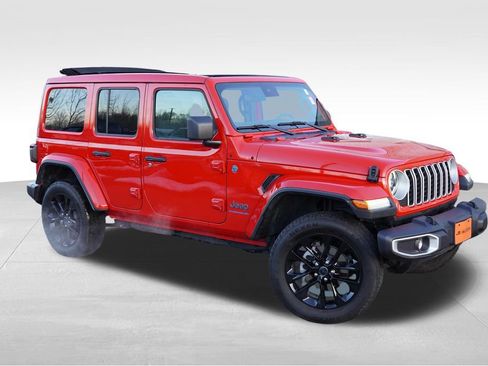 Certified 2025 Jeep Wrangler Unlimited Sahara w/ Safety Group image 3