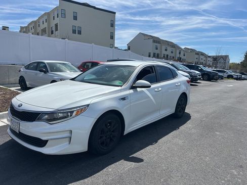 Used 2016 Kia Optima LX FWD image 1