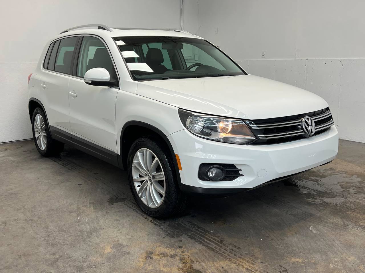 Used 2015 Volkswagen Tiguan SE AWD/4WD image 3
