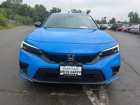 Used 2023 Honda Civic Sport image 2