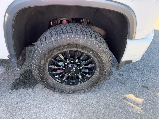Used 2022 Chevrolet Silverado 2500 LTZ w/ LTZ Plus Package AWD/4WD image 9