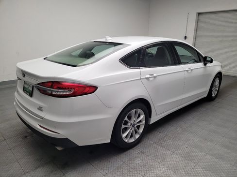 Used 2019 Ford Fusion SE image 9