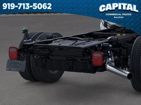 New 2026 Ford F550 4x4 Crew Cab image 21