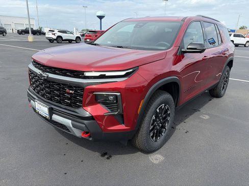 New 2026 Chevrolet Traverse Z71 w/ Enhanced Driving Package AWD/4WD image 9