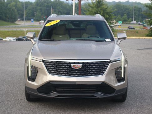 Used 2024 Cadillac XT4 Premium Luxury FWD image 2