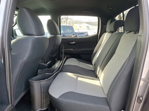 Certified 2021 Toyota Tacoma TRD Off-Road image 10