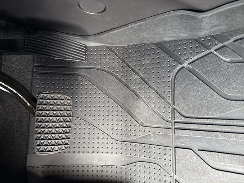 Certified 2024 Chevrolet Equinox LT w/ LPO, Floor Liner Package image 17