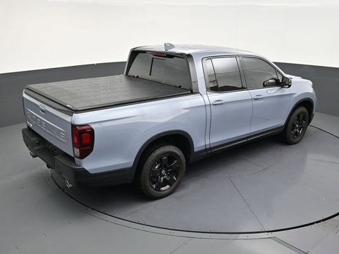 Used 2025 Honda Ridgeline Black Edition image 17