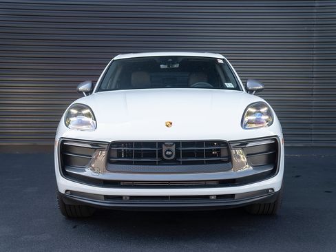 Certified 2026 Porsche Macan Turbo AWD/4WD image 27