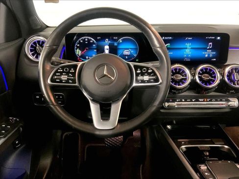 Used 2022 Mercedes-Benz GLB 250 4MATIC image 5