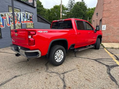 Used 2024 Chevrolet Silverado 2500 LT w/ Convenience Package AWD/4WD image 6