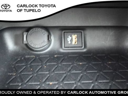 Used 2025 Toyota RAV4 XLE FWD image 33