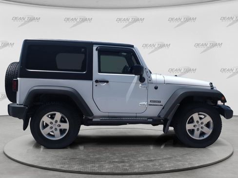 Used 2013 Jeep Wrangler Sport AWD/4WD image 8