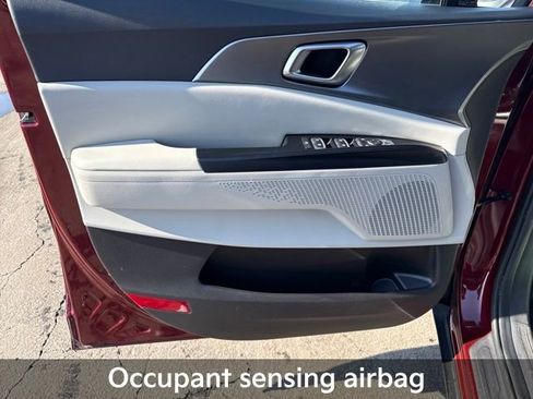 Used 2024 Kia Carnival LX image 14