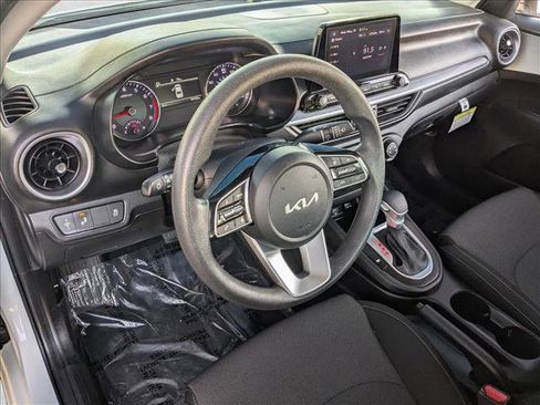 Used 2023 Kia Forte LXS w/ LXS Technology Package FWD image 10