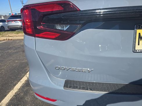 Used 2023 Honda Odyssey Sport image 9
