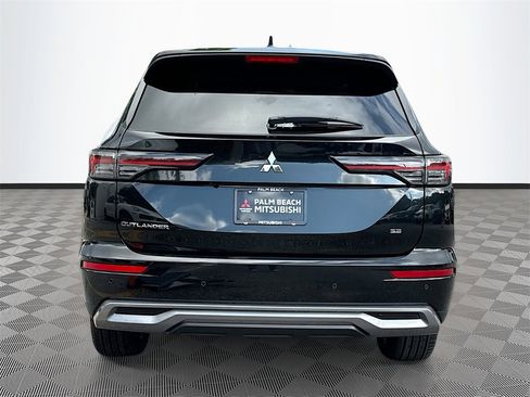 New 2025 Mitsubishi Outlander SE image 6