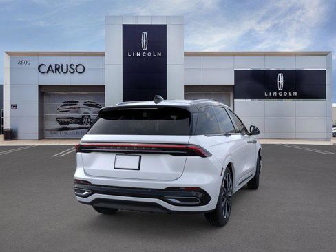 New 2026 Lincoln Nautilus Reserve image 8