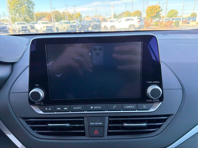 Used 2025 Nissan Altima 2.5 S FWD image 16