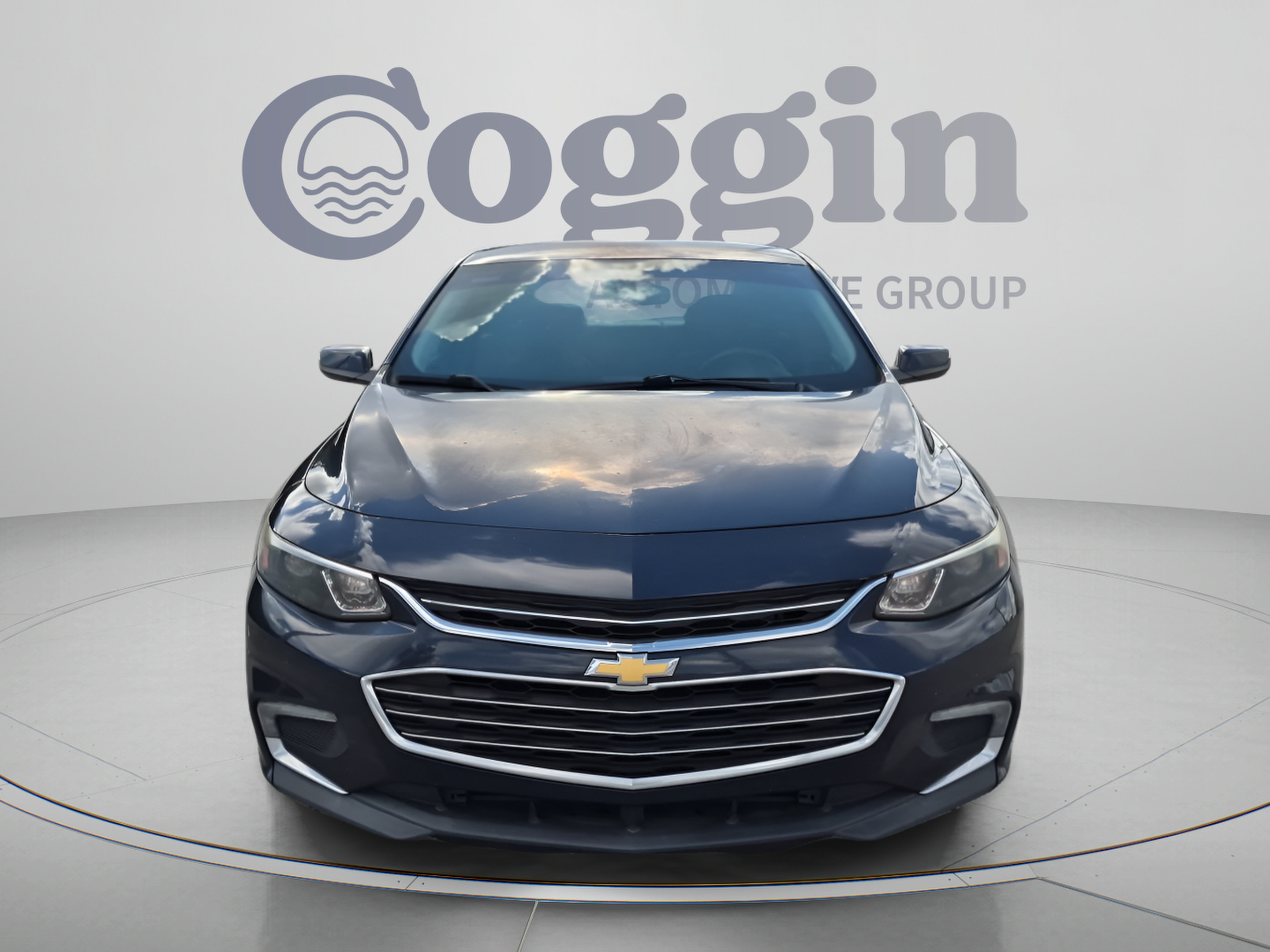 Used 2018 Chevrolet Malibu LT w/ Leather Package FWD image 9