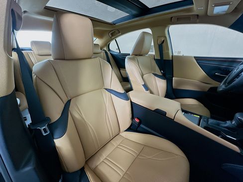 New 2025 Lexus ES 350 w/ Luxury Package image 28