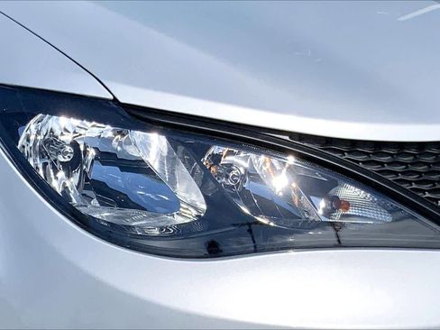 New 2026 Chrysler Voyager LX image 10