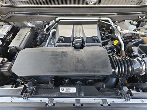 Used 2024 Chevrolet Colorado ZR2 w/ ZR2 Convenience Package III AWD/4WD image 29