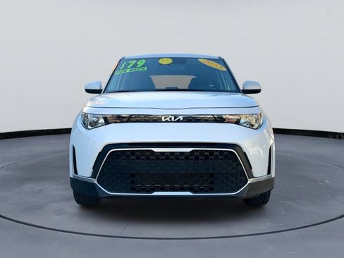 Used 2023 Kia Soul LX w/ Option Group 015 FWD image 2