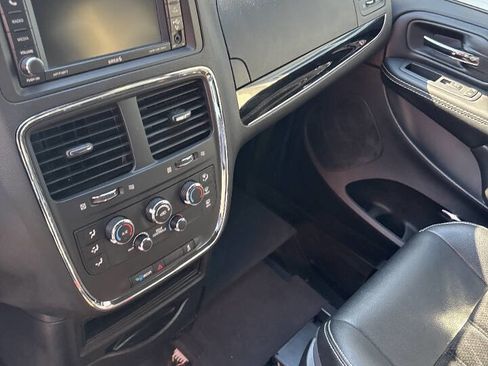 Used 2015 Dodge Grand Caravan SXT FWD image 11