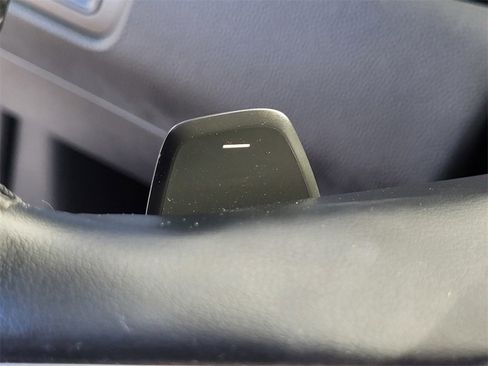 Used 2025 GMC Acadia Elevation image 25