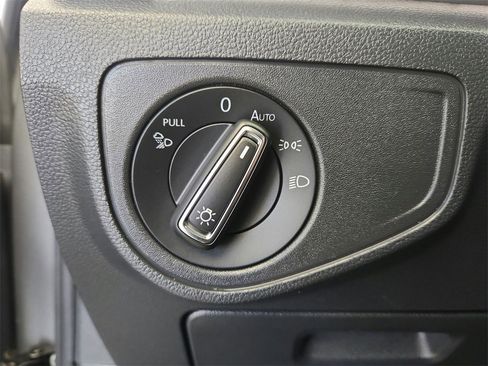 Used 2021 Volkswagen Atlas Cross Sport SEL Premium image 35