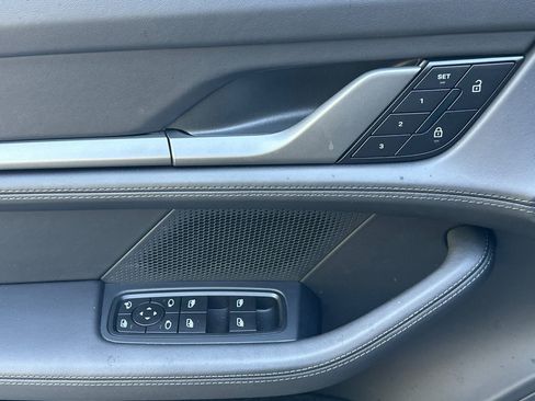 New 2025 Porsche Taycan image 13