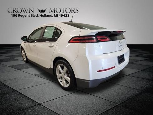 Used 2015 Chevrolet Volt Premium w/ Premium Trim Package FWD image 5