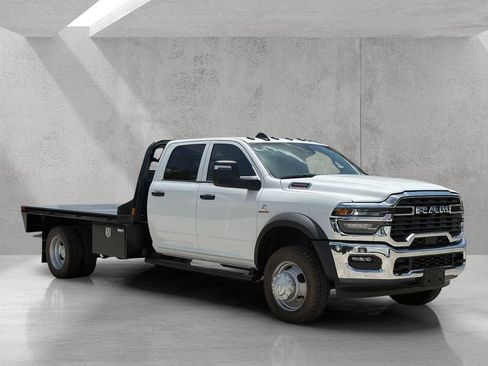 New 2026 RAM 4500 Tradesman w/ Chrome Appearance Group AWD/4WD image 3