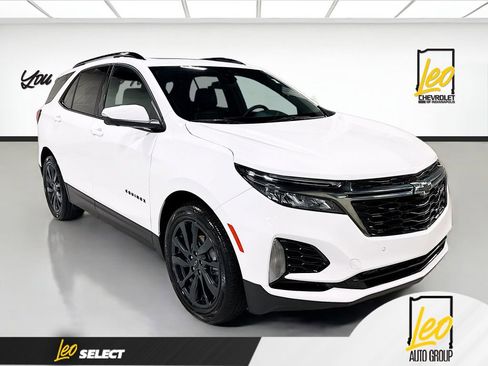 Used 2022 Chevrolet Equinox RS w/ RS Leather Package FWD image 3