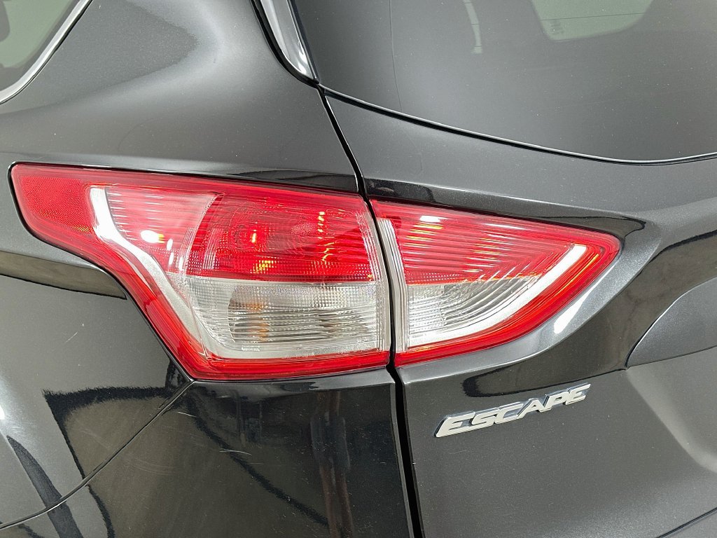 Used 2013 Ford Escape Titanium AWD/4WD image 40