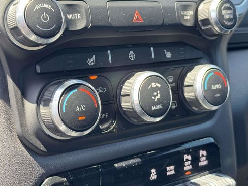 Used 2020 RAM 1500 Big Horn AWD/4WD image 5