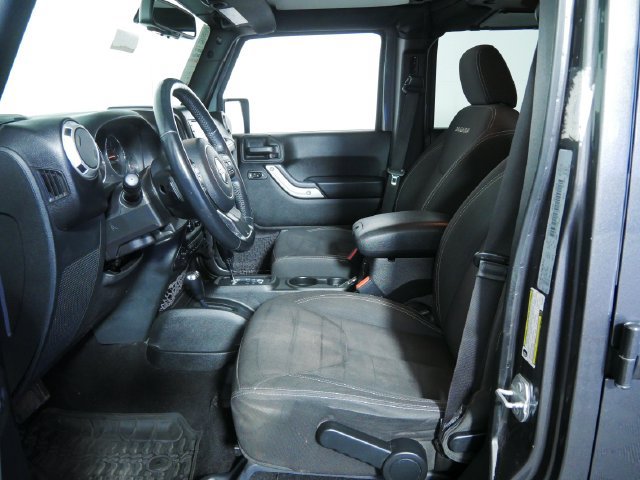 Used 2017 Jeep Wrangler Unlimited Sahara AWD/4WD image 19