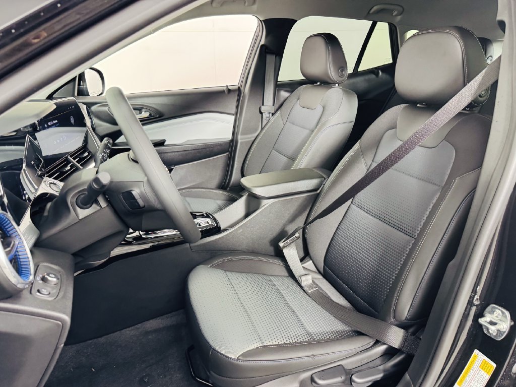 Used 2026 Chevrolet Trax LT FWD image 7