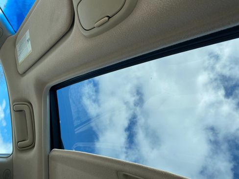 Used 2007 Toyota Sienna XLE Limited image 17