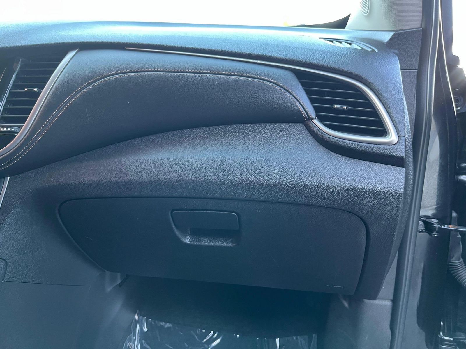 Used 2018 Chevrolet Trax LT w/ Redline Edition FWD image 26