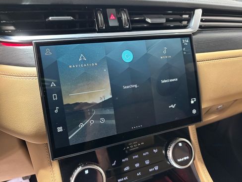 Used 2022 Jaguar F-PACE S AWD/4WD image 17