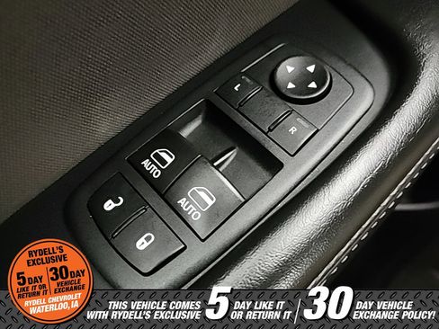 Used 2017 Dodge Challenger R/T w/ Driver Convenience Group image 28