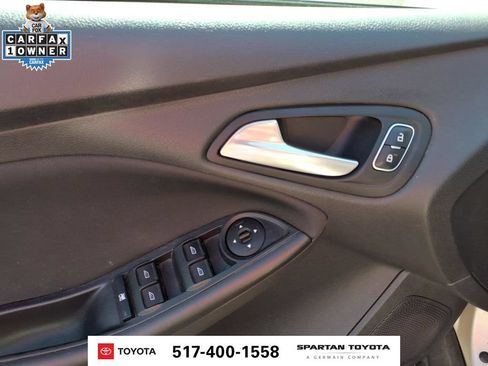 Used 2018 Ford Focus SE w/ Cold Weather Package FWD image 15