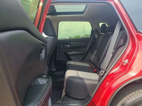 Used 2025 Nissan Rogue SV AWD/4WD image 24