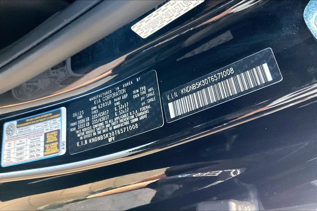 Used 2026 Kia Carnival FWD image 37