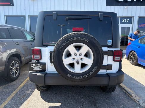 Used 2017 Jeep Wrangler Unlimited Sport w/ Quick Order Package 24S AWD/4WD image 8